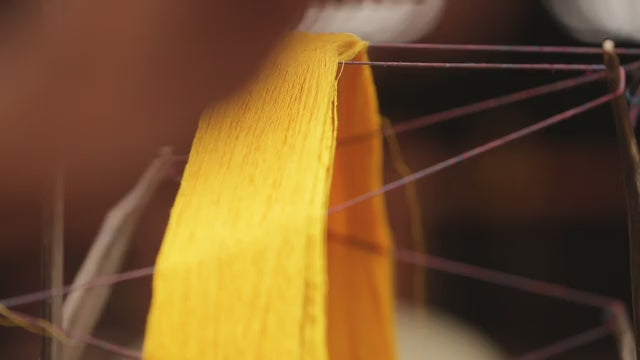 Load video: gold silk